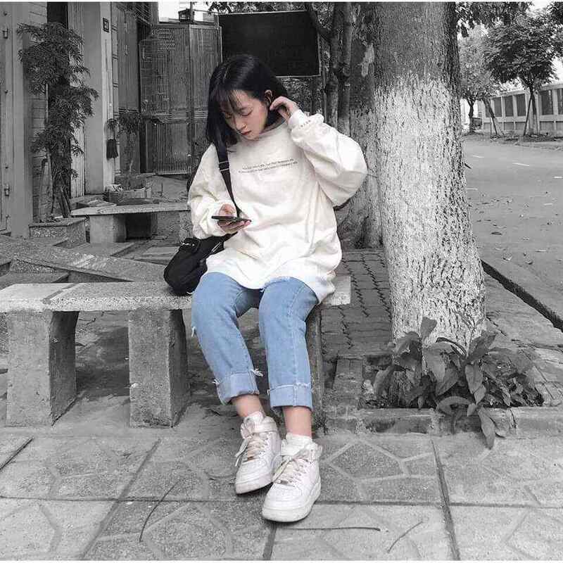3bfdeb29-ao-sweater-mac-voi-quan-gi-4 Mix áo sweater với quần jean nữ
