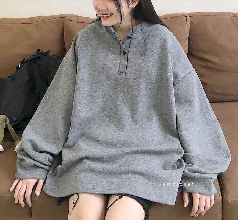 4e145805-phoi-sweater-voi-chan-vay-3 Các kiểu phối sweater với chân váy giúp nàng thật xinh xắn 3