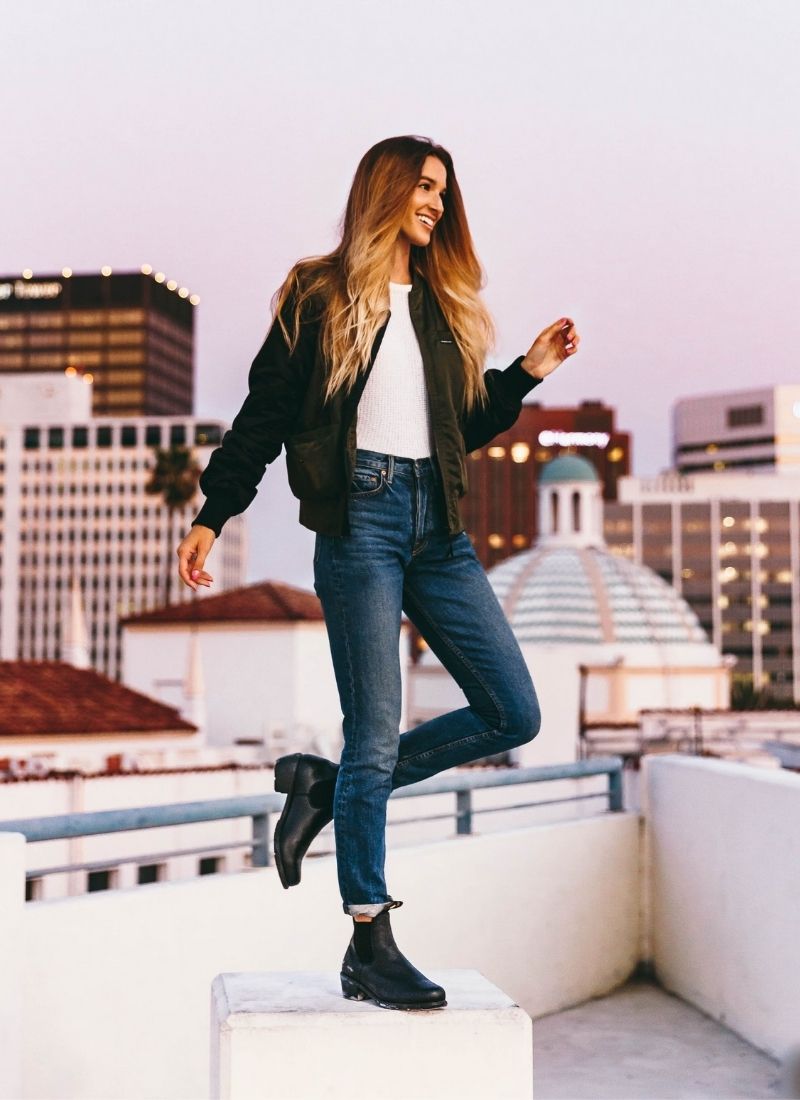 8b3f9f4d-cach-phoi-do-voi-chelsea-boots-nu-2 Áo thun sơ vin mix cùng chelsea boot