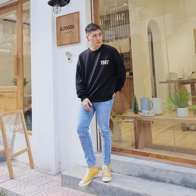 cf692b1f-ao-sweater-mac-voi-quan-gi-9 Quần jean phối với áo sweater nam